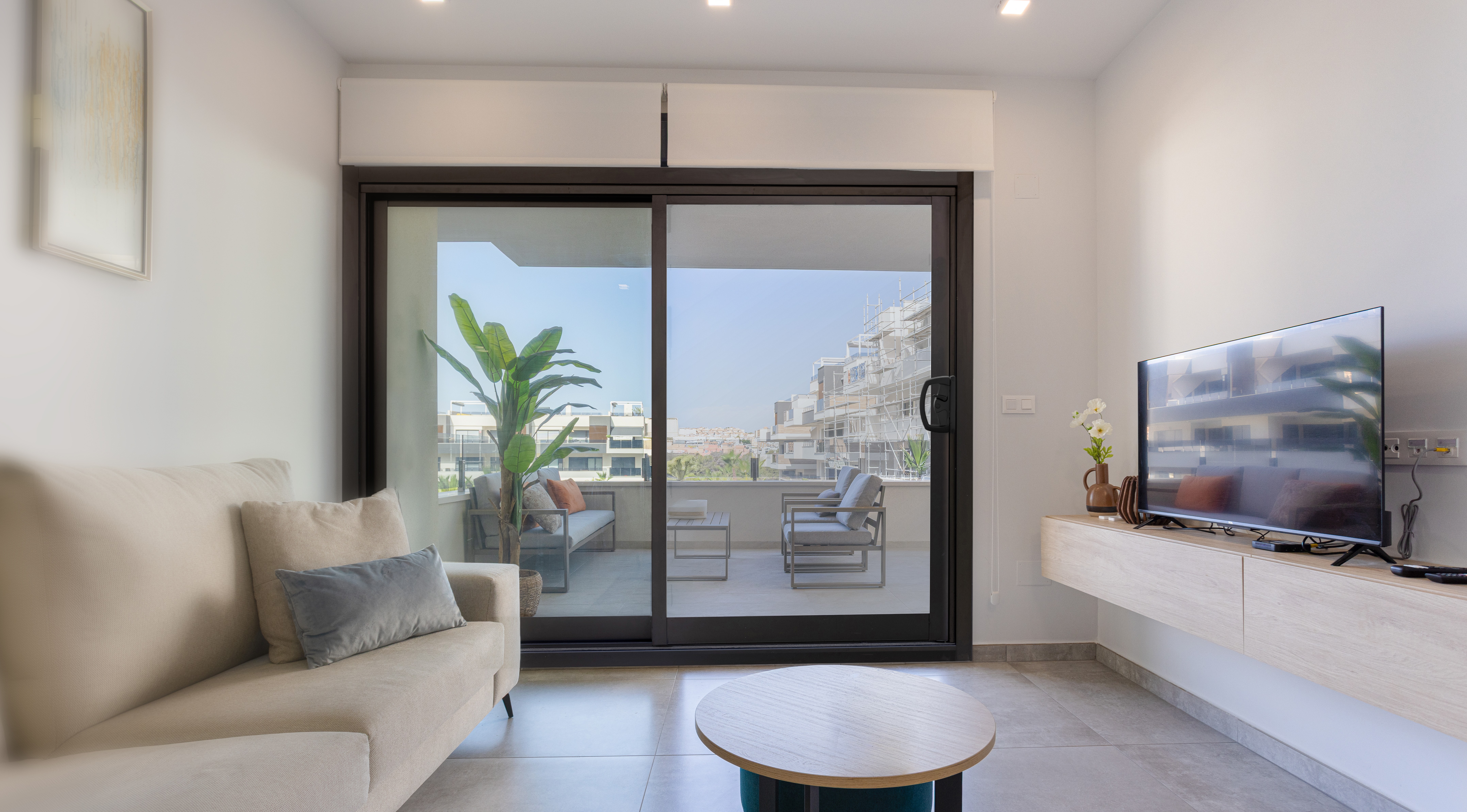 Sliding Door Bg copy.jpg
